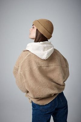 Short knitted beanie