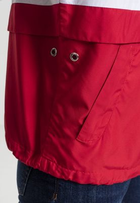 Oversize windbreaker lady