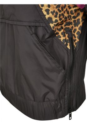 Black anorak with leopard pattern lady