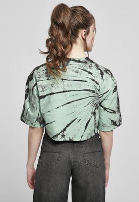 Kort t-shirt oversize og batikmønster