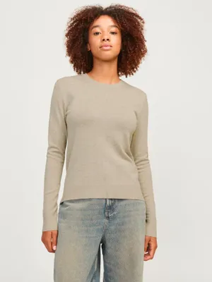 Rundhalsad stickad tröja dam slim fit