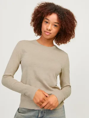 Rundhalsad stickad tröja dam slim fit