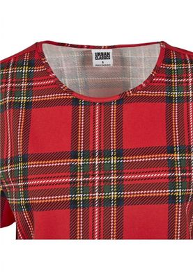 Red checkered short t-shirt lady