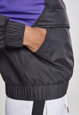 Three-color anorak lady
