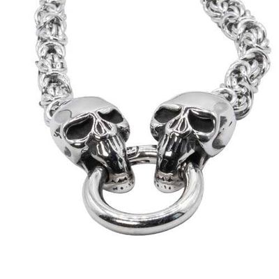 Necklace with skulls