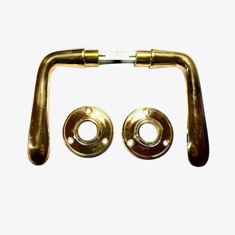 Dörrtrycke Åbo mässing, med rosett