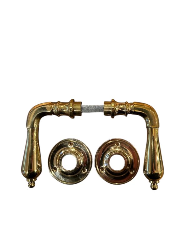 Dörrtrycke Duvhult mässing, med rosett