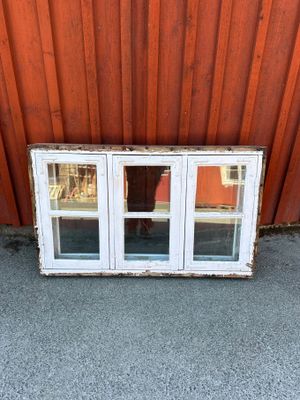 3-luftsfönster med karm, 111x66,5 cm, med lös innerbåge