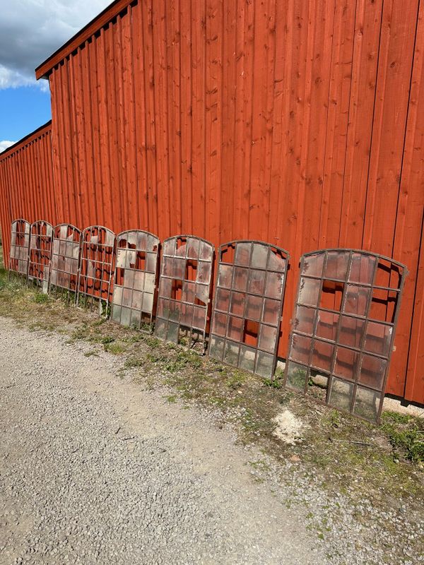 Järnfönster 79x118 cm, 20 rutor