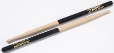 Zildjian Z5BD 5B Black Dip Hickory trumstockar, träspets