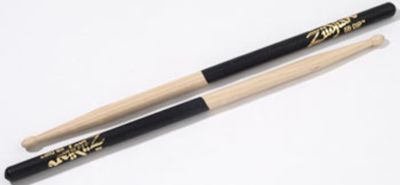Zildjian Z5AD 5A Black Dip Hickory trumstockar, träspets