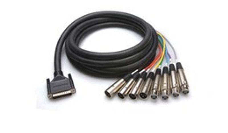 Hosa AES-805Y AES/EBU-multikabel, DB25 – 4 × XLR hane och 4 × XLR hona, 5 m
