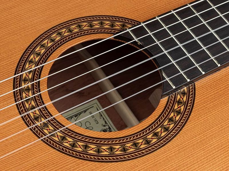 Salvador Cortez CC-32 klassisk gitarr, massivt cederlock, 4/4 – bild 5