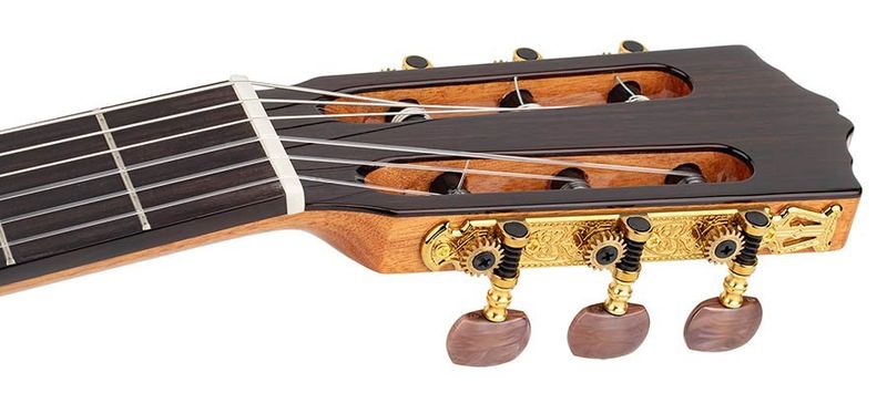Salvador Cortez CC-32 klassisk gitarr, massivt cederlock, 4/4 – bild 6