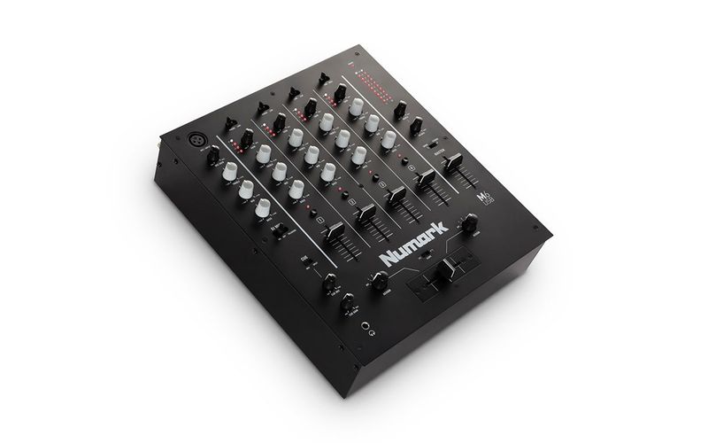 Numark M6 USB DJ-mixer