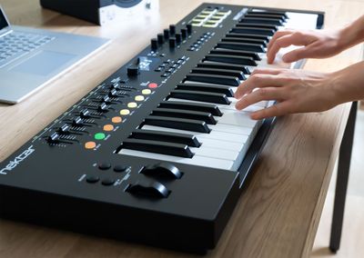Impact LX49 mk3 MIDI-keyboard, 49 tangenter – bild 6