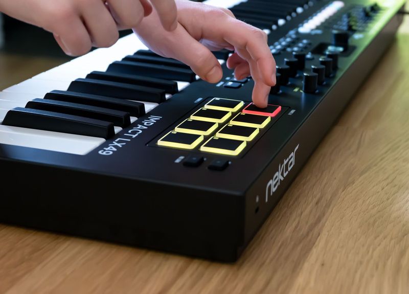 Impact LX49 mk3 MIDI-keyboard, 49 tangenter – bild 7