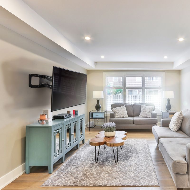 Väggfäste TV 50-90" Tilt-/vinklingsbar