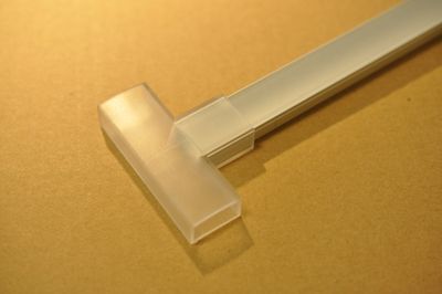Skarvdelar i plast till aluminiumprofil för LED-list