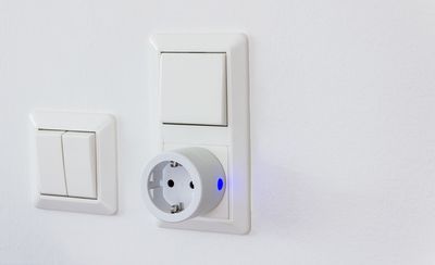 Package - Plug-in switch 3x3680W + remote control