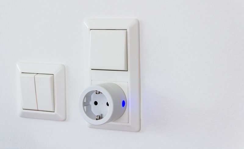 Package - Plug-in switch 3x3680W + remote control