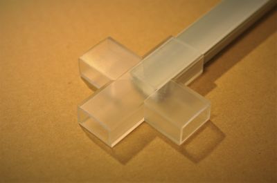 Skarvdelar i plast till aluminiumprofil för LED-list