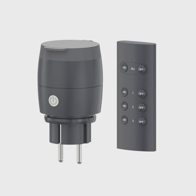 Plug-in relä IP 44 m fjärrkontroll - 3680W - Smart Outdoor Outlet