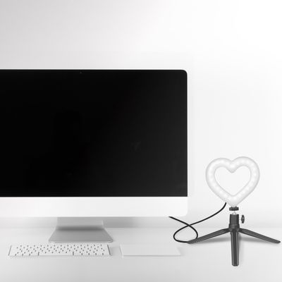 Ring light Hjärtform RGB med bordsstativ