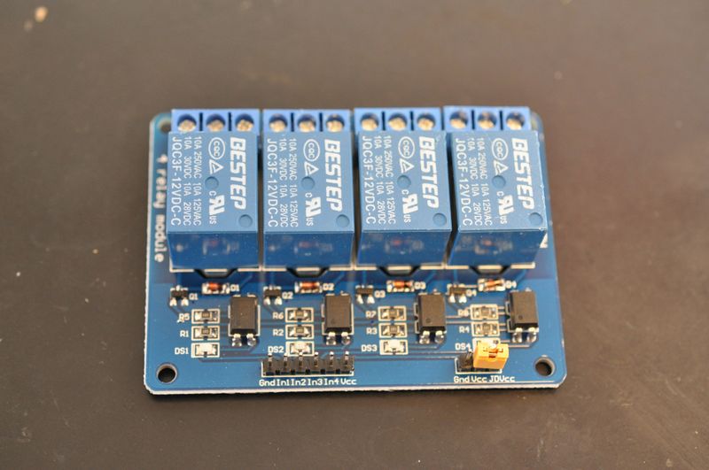 Relay board  
5v/logic level operation 
4 channels - assembled