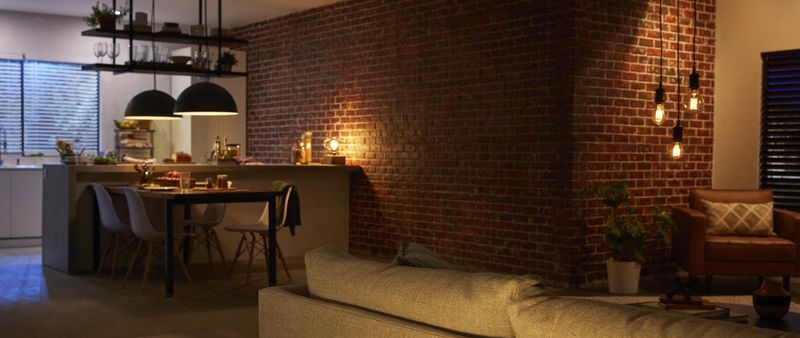 Hue White Filament Lamp 7W ST64 E27