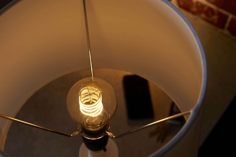 Hue White Filament Lamp 7W A60 E27 - 550lm