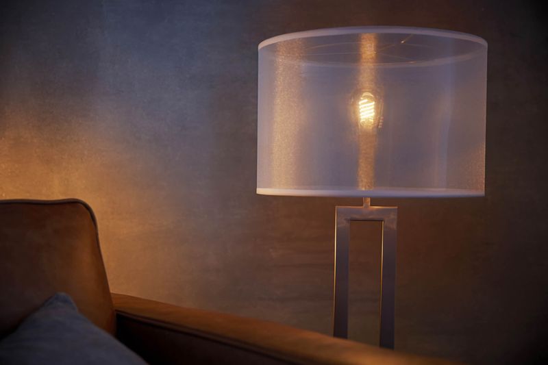 Hue White Filament Lamp 7W ST64 E27