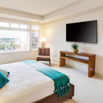 Väggfäste TV 50-90" Tilt: -8°/0°