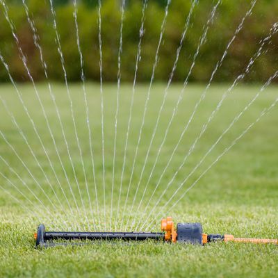 Water-saving method spreader.