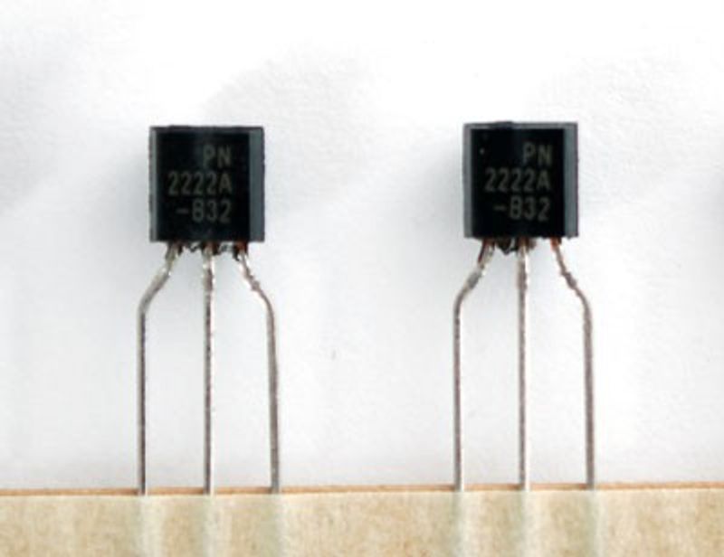 NPN Bipolar Transistors (PN2222) - 10 pack