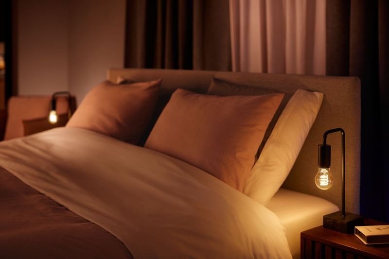 Hue White Ambience Filamentlampa 7W A60 E27
