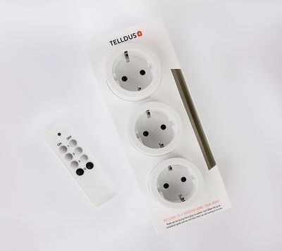 Package - Plug-in switch 3x3680W + remote control