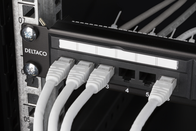 DELTACO 19" patch panel, 24xRJ45, Cat6, UTP, Krone jacks, 1U, black.