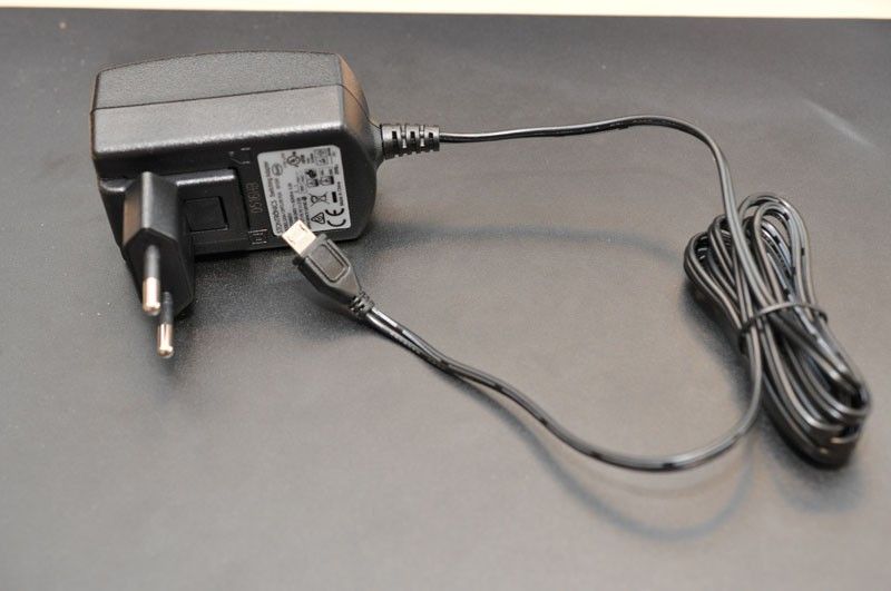 USB Charger 2.5A 1.5m Cable - Black