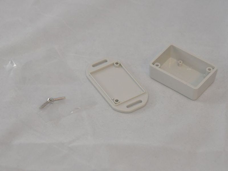 Plastbox small Light Grey With mounting angles