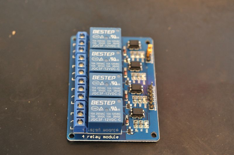 Relay board  
5v/logic level operation 
4 channels - assembled