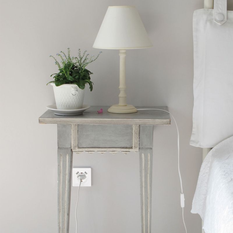 Vägguttag 230V med 2xUSB 2,1A