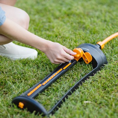 Water-saving method spreader.