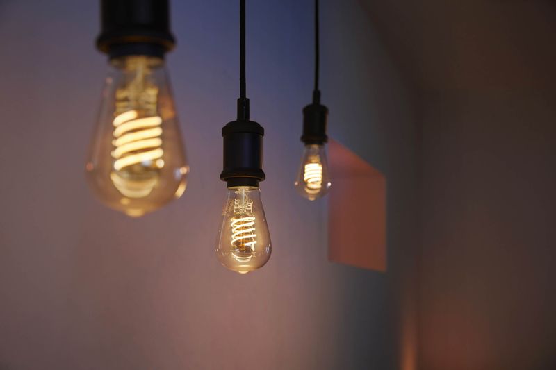 Hue White Filament Lamp 7W ST64 E27