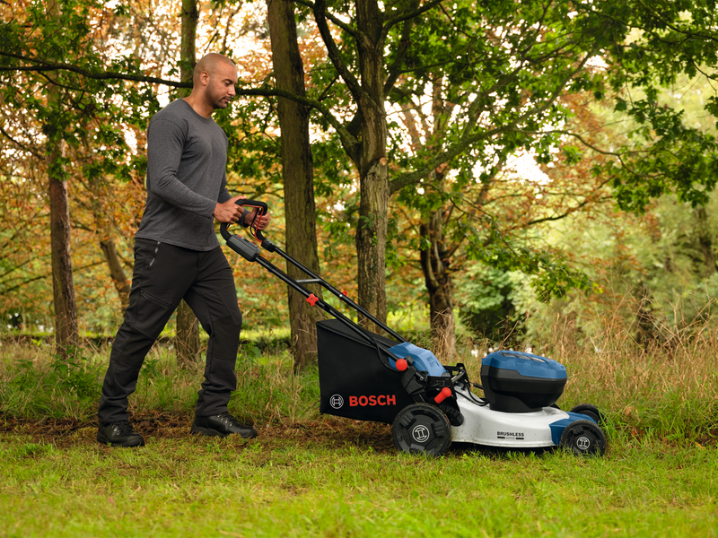 Bosch GRA 18V2-46SP Gräsklippare 46cm 2x18V (2x5,5Ah)
