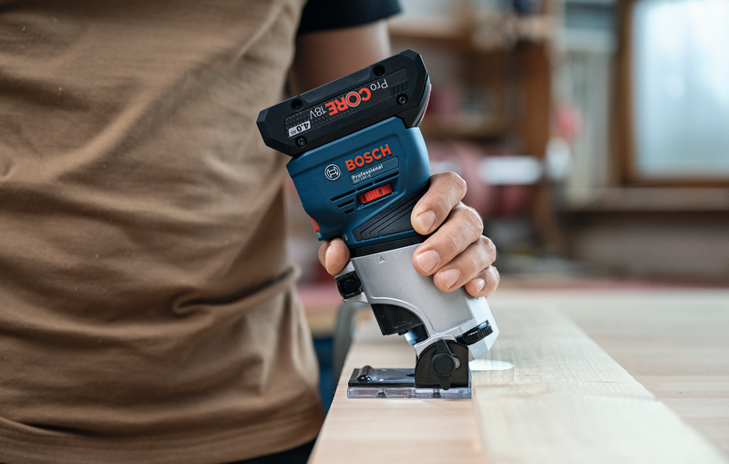Bosch GKF 18V-8 Kantfräs / Överhandsfräs 18V L-BOXX