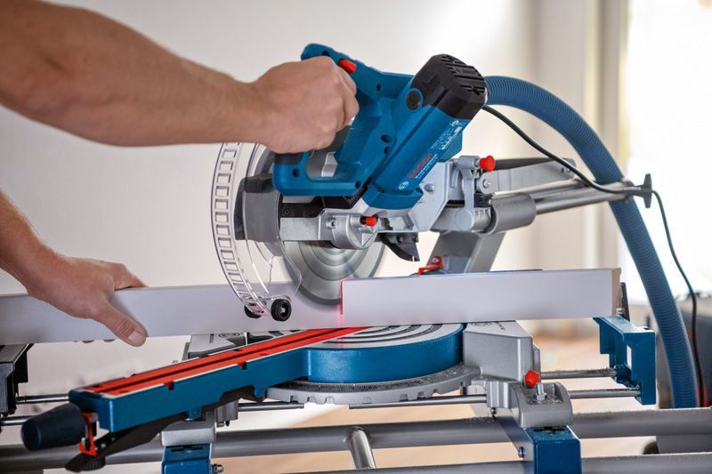 Bosch GCM 305-216 D Kap-/gersåg 216MM (1200W)