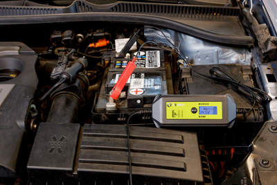 Irimo Batteriladdare 6/12 V 6 A