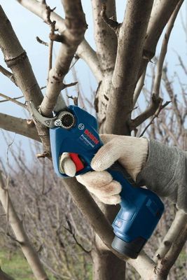 Bosch GGP 12V-25 Sekatör 12V (2x3,0Ah)