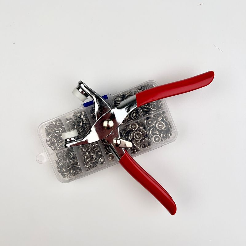 DIY Knappefikser: Lag dine egne knapper enkelt
